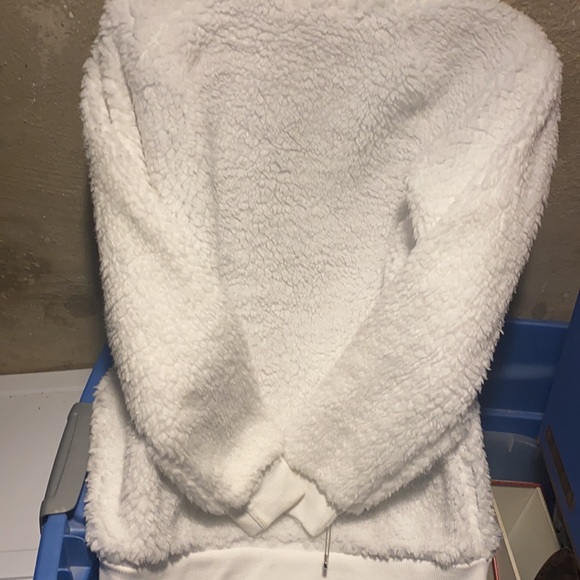 Merry Christmas poof New York new with tags size medium - Picture 8 of 9